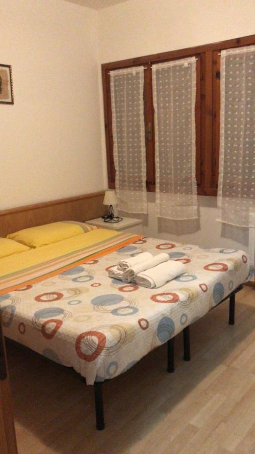 Appartamento Comodo Al Lago E Gardaland Castelnuovo del Garda Bagian luar foto