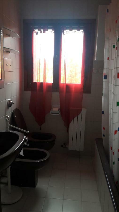 Appartamento Comodo Al Lago E Gardaland Castelnuovo del Garda Bagian luar foto